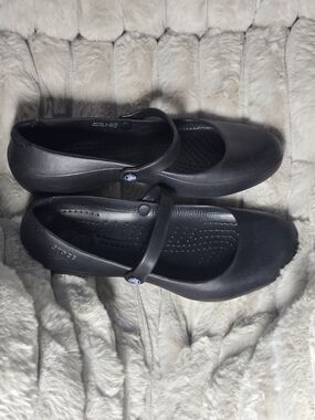 NWOT Crocs Jaida Mary Jane Flats in Black